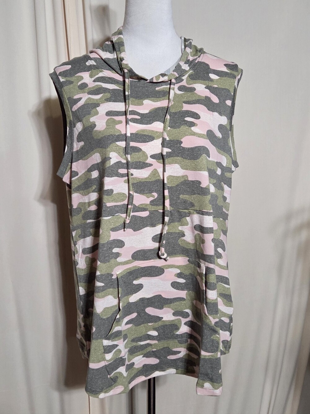 LuLaRoe Pink & Green Camo Print "Brittany" Hooded Tank Top Size Large NWT